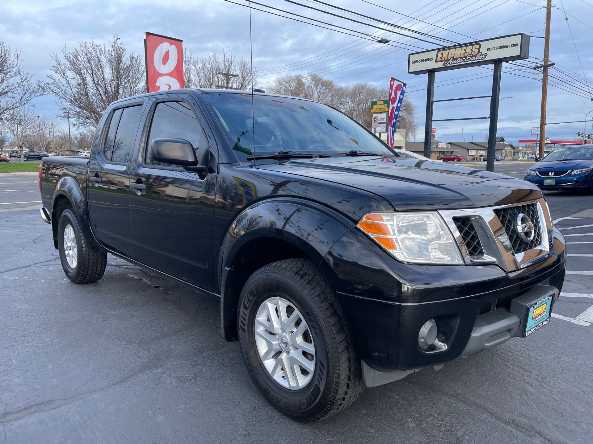 2017 Nissan Frontier SV's photo